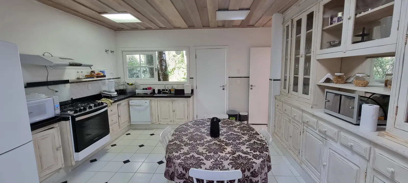 Área de serviço 2 — Iporanga, Guarujá, para temporada, Casa
