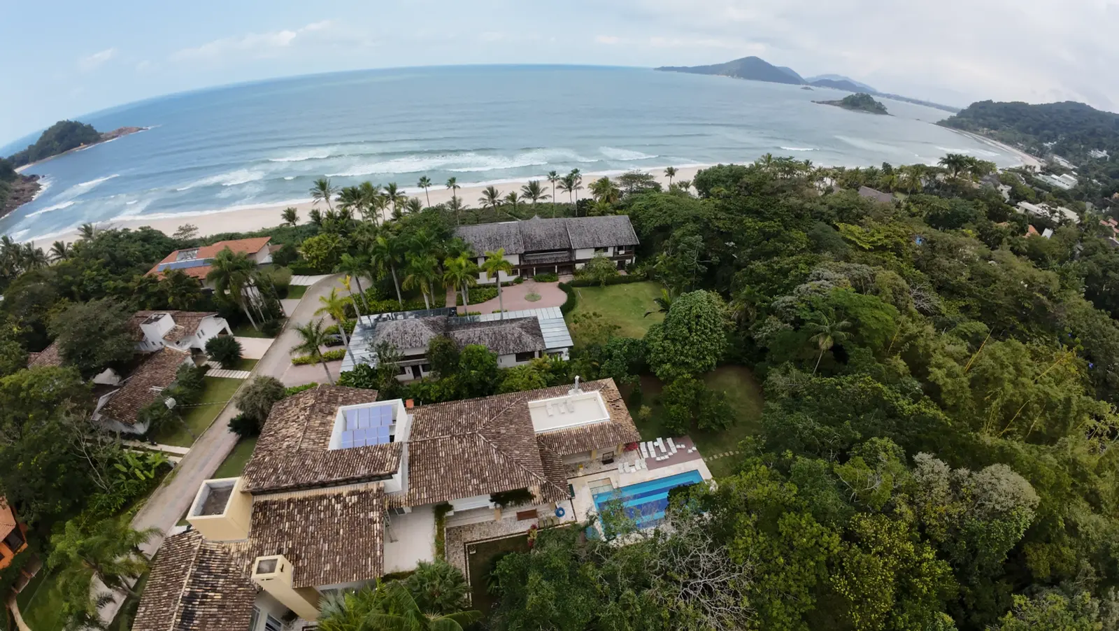 Vista aérea 1 — Iporanga, Guarujá, para temporada, Casa