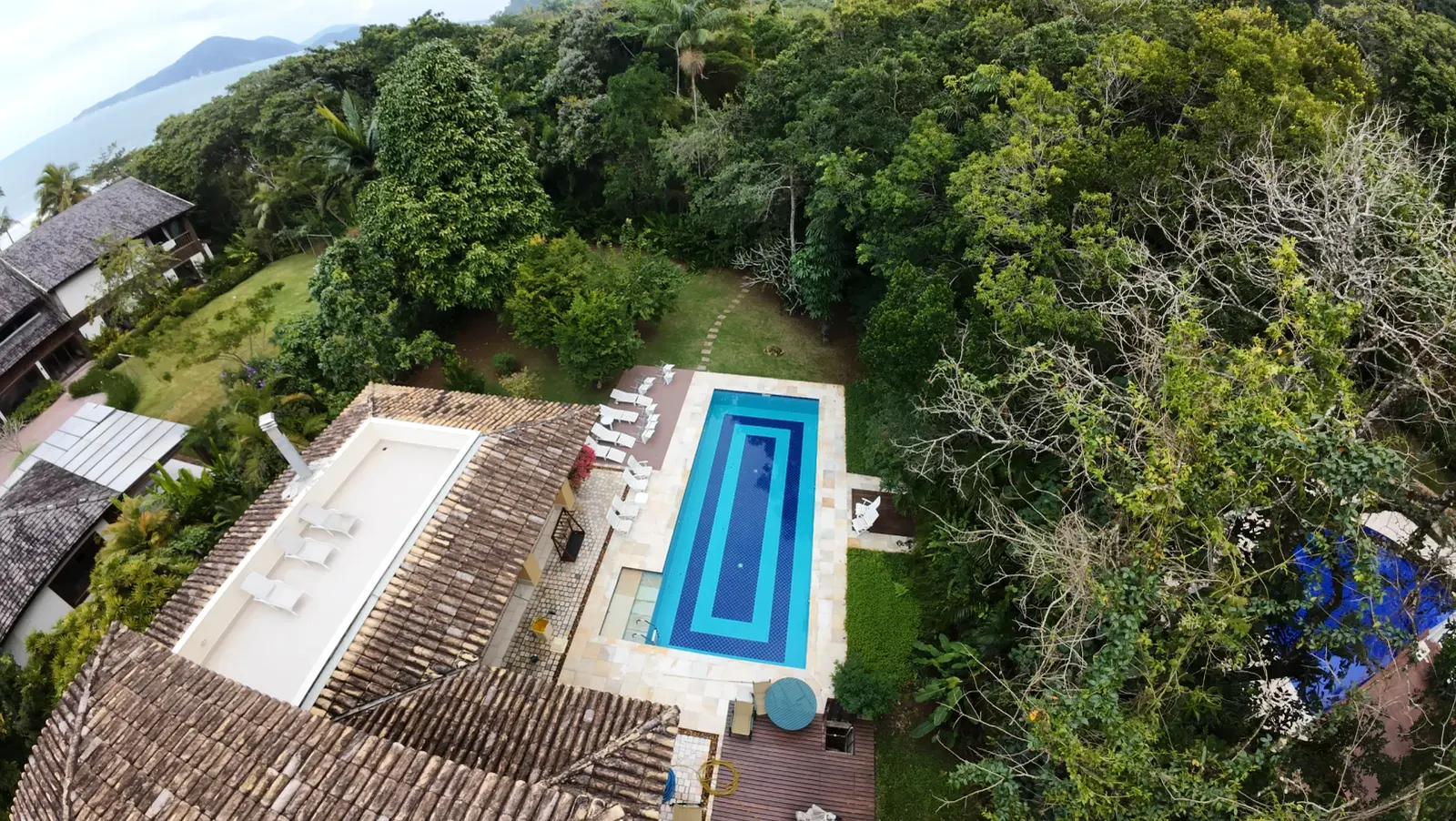 Vista aérea 2 — Iporanga, Guarujá, para temporada, Casa