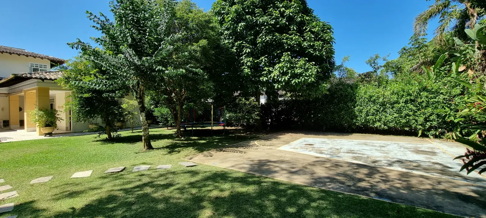 Área externa 10 — Iporanga, Guarujá, para temporada, Casa