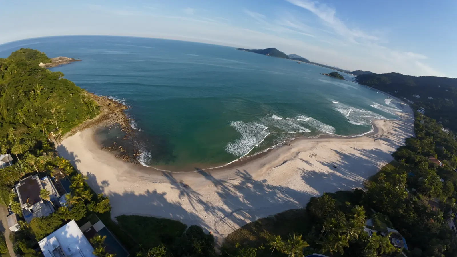 Vista aérea 3 — Iporanga, Guarujá, para temporada, Casa