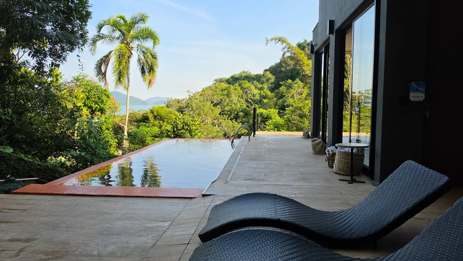 Área externa 3 — Iporanga, Guarujá, para temporada, Casa