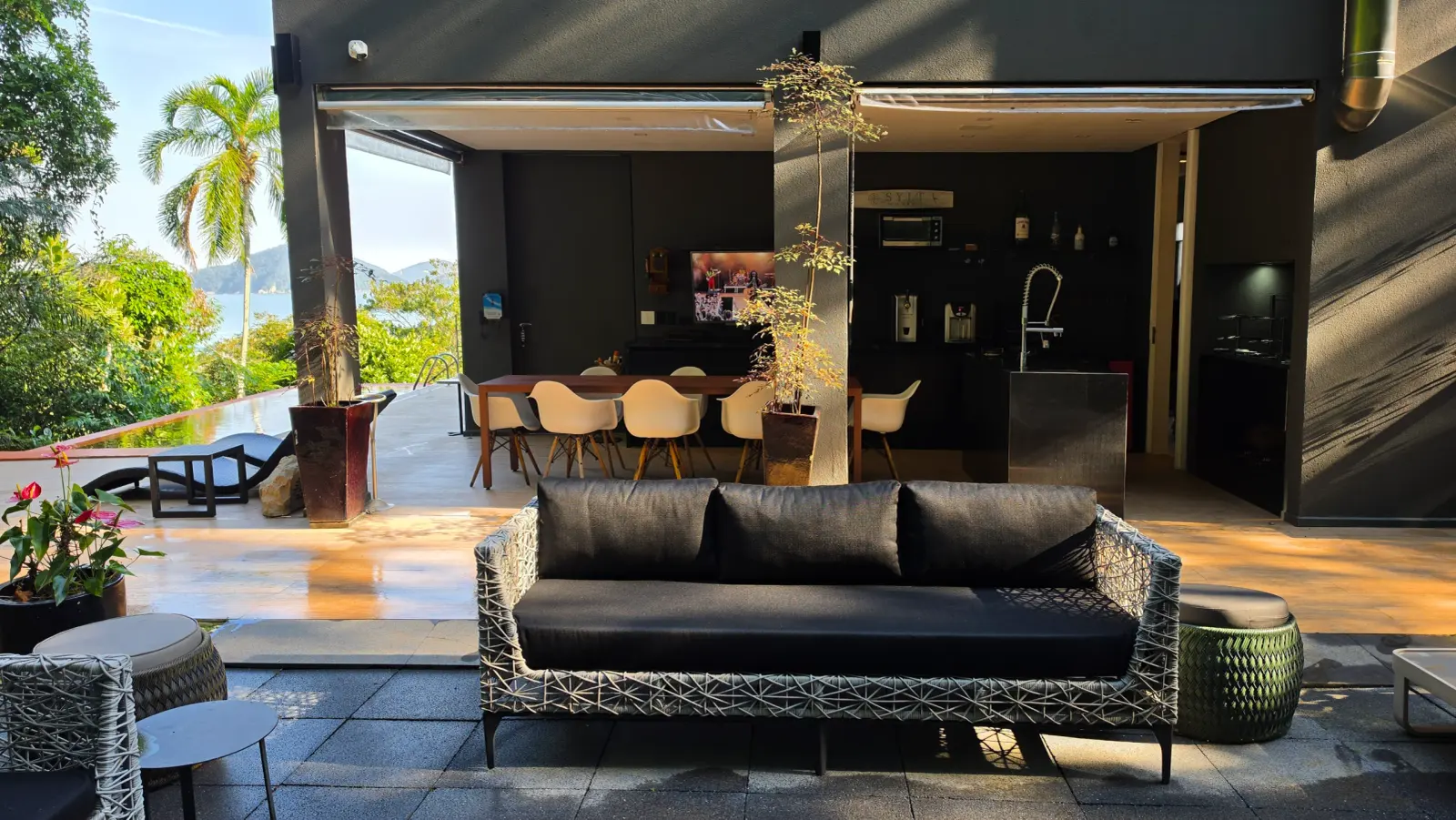 Área externa 18 — Iporanga, Guarujá, para temporada, Casa
