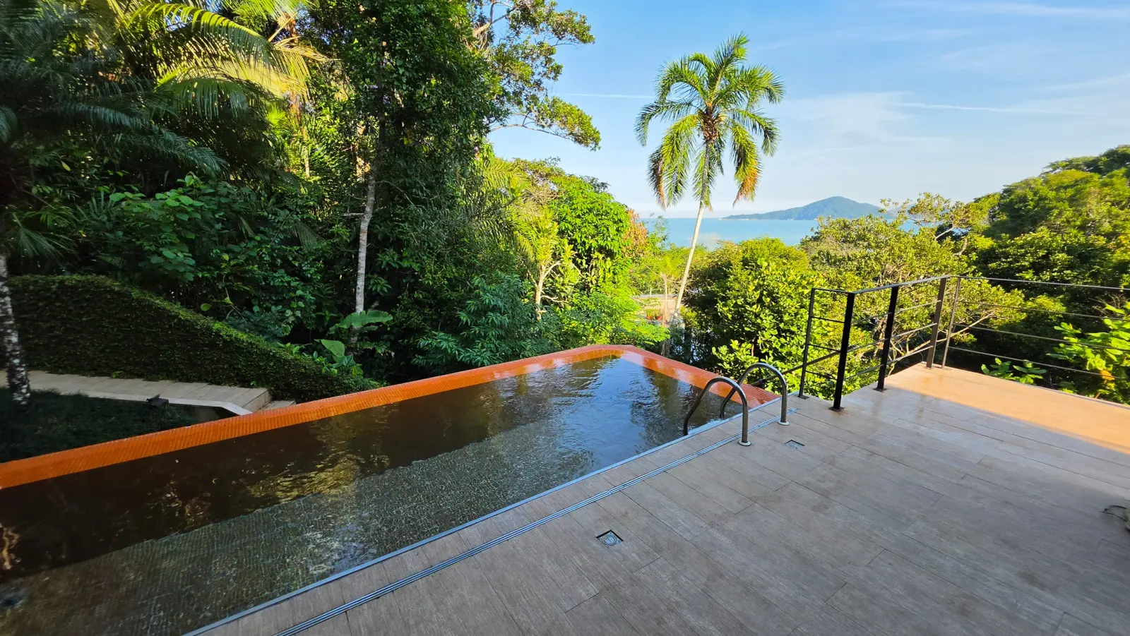 Área externa 2 — Iporanga, Guarujá, para temporada, Casa