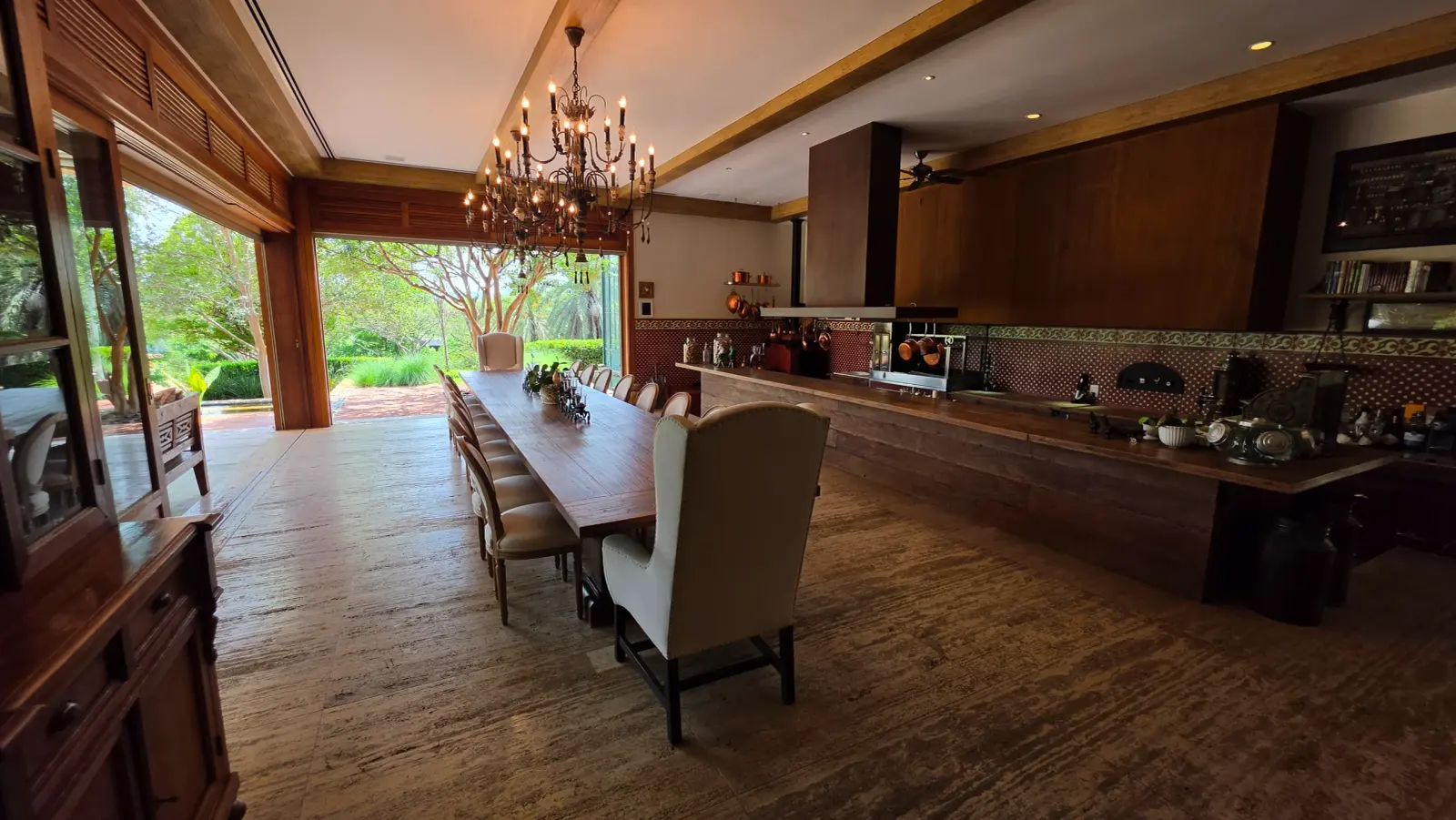 Casa à Venda na Quinta da Baroneza - Arquitetura Toscana - 9 Suítes - Imóvel Vendendo na Baroneza (17)