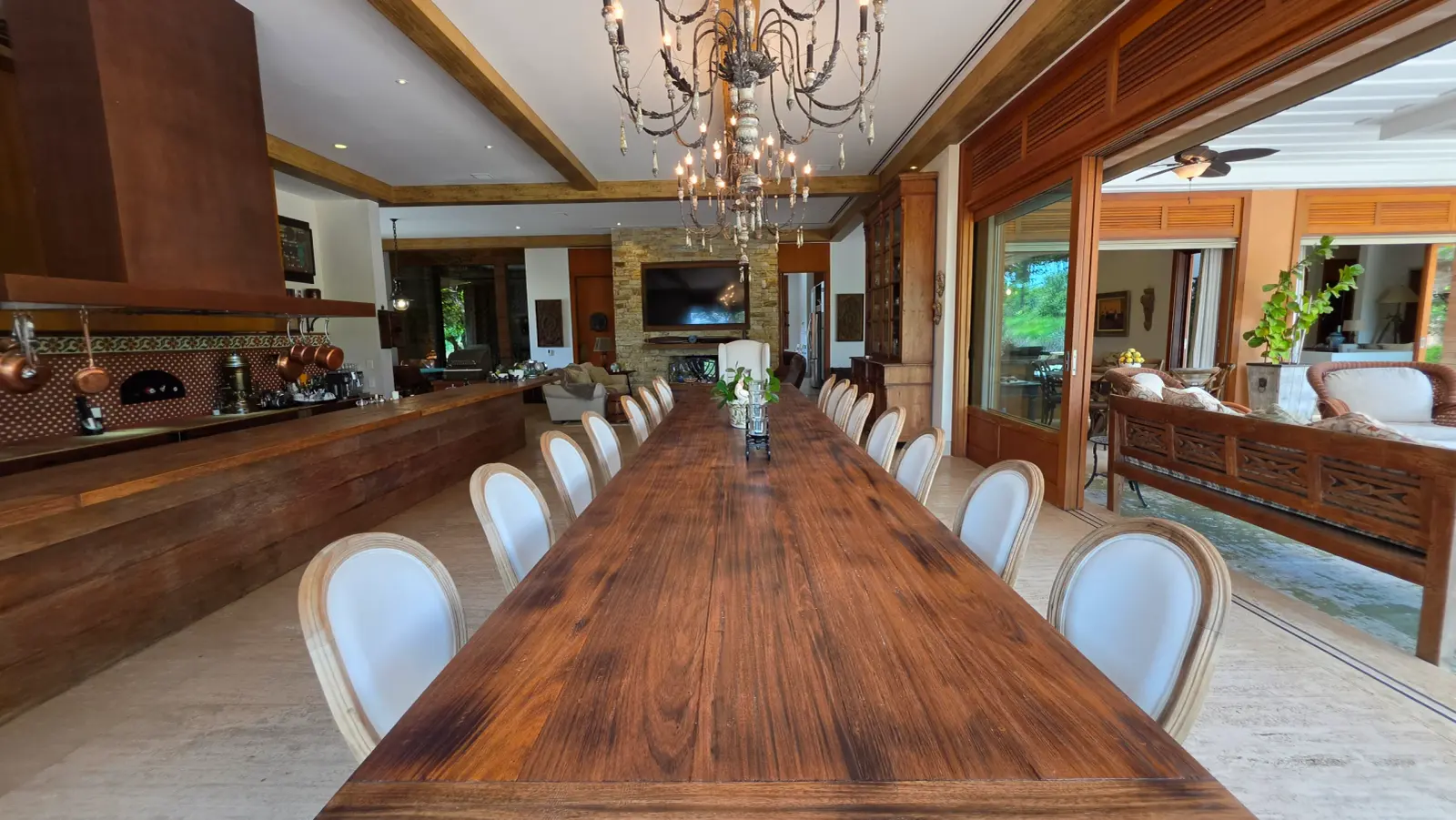 Casa à Venda na Quinta da Baroneza - Arquitetura Toscana - 9 Suítes - Imóvel Vendendo na Baroneza (92)