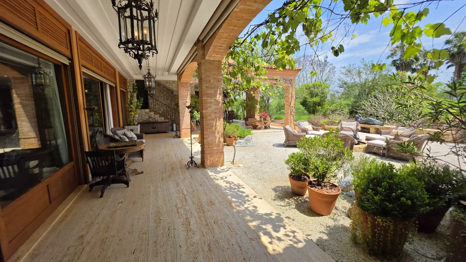 Casa à Venda na Quinta da Baroneza - Arquitetura Toscana - 9 Suítes - Imóvel Vendendo na Baroneza (38)