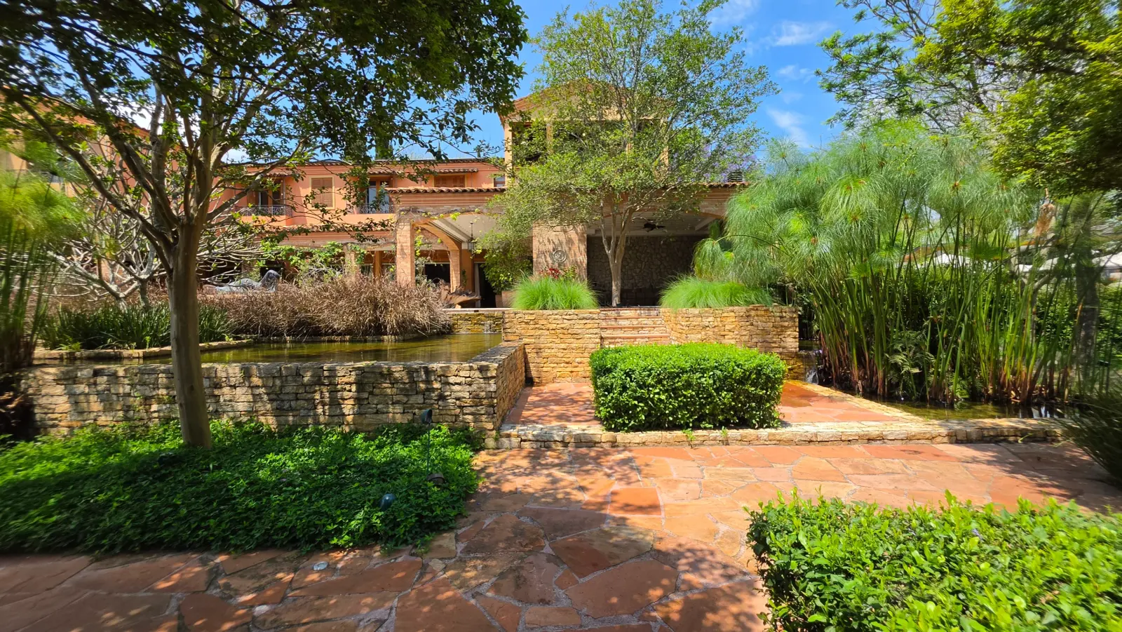 Casa à Venda na Quinta da Baroneza - Arquitetura Toscana - 9 Suítes - Imóvel Vendendo na Baroneza (75)