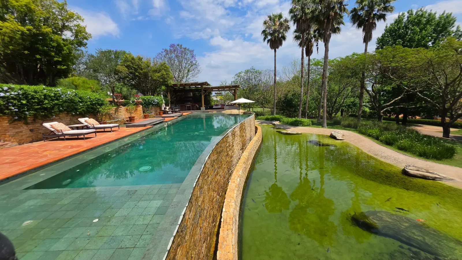 Casa à Venda na Quinta da Baroneza - Arquitetura Toscana - 9 Suítes - Imóvel Vendendo na Baroneza (12)