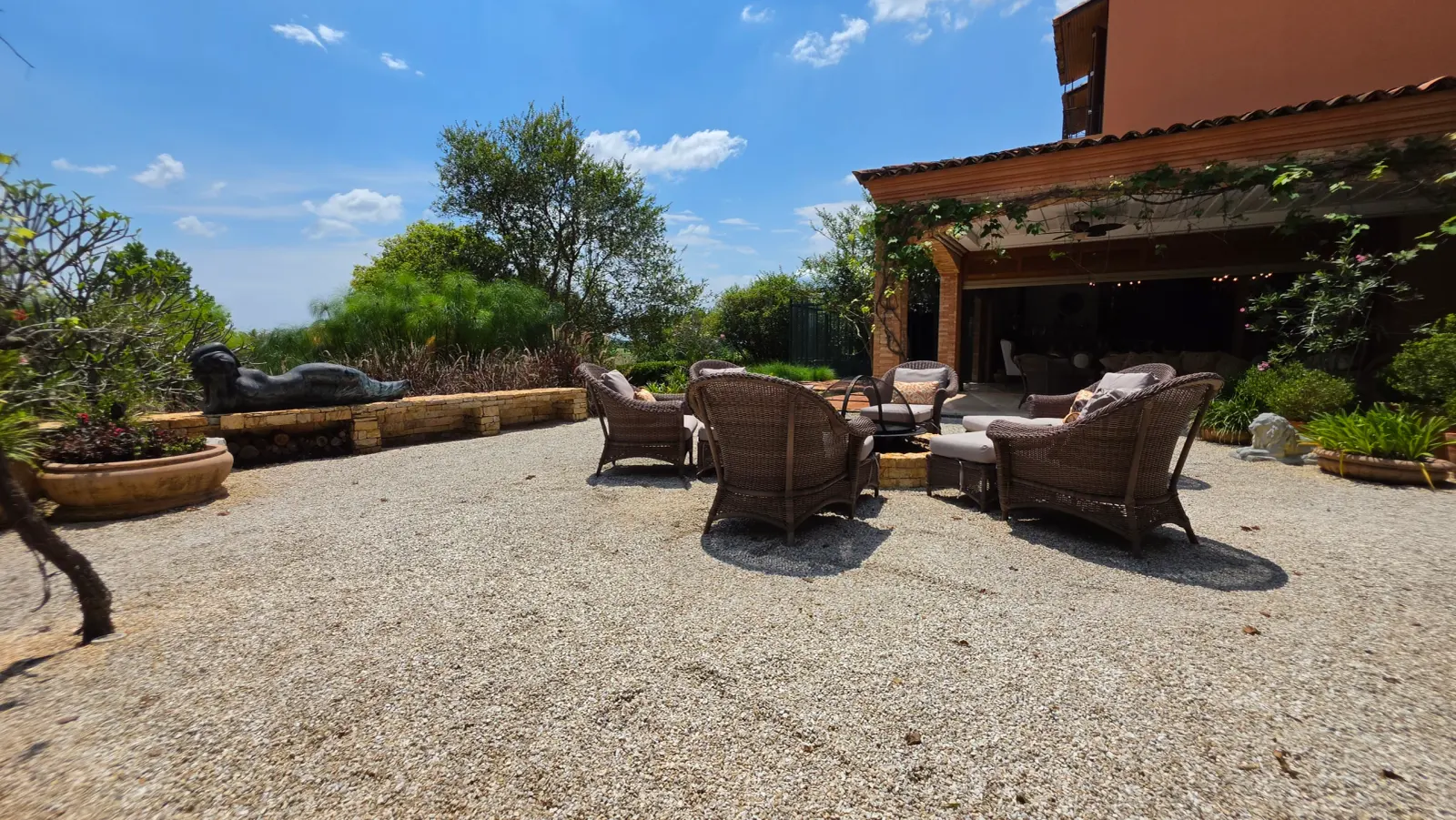 Casa à Venda na Quinta da Baroneza - Arquitetura Toscana - 9 Suítes - Imóvel Vendendo na Baroneza (105)