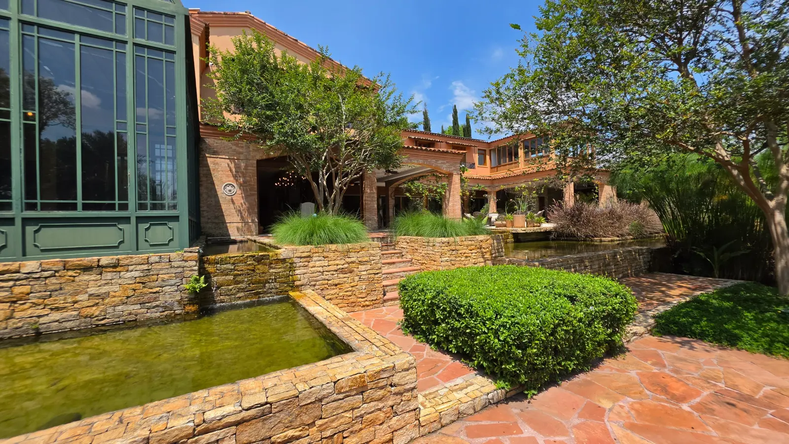 Casa à Venda na Quinta da Baroneza - Arquitetura Toscana - 9 Suítes - Imóvel Vendendo na Baroneza (69)