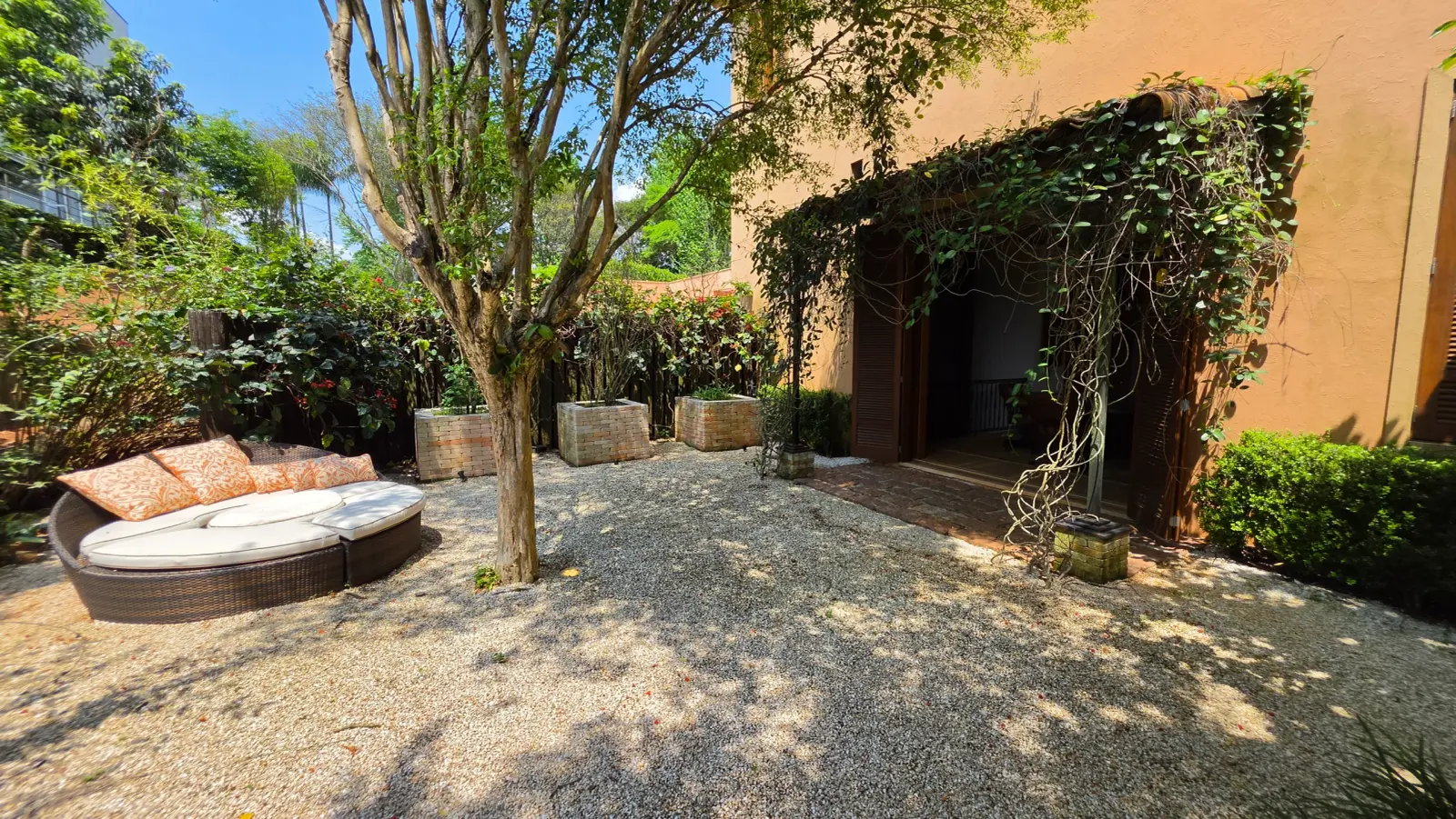 Casa à Venda na Quinta da Baroneza - Arquitetura Toscana - 9 Suítes - Imóvel Vendendo na Baroneza (43)