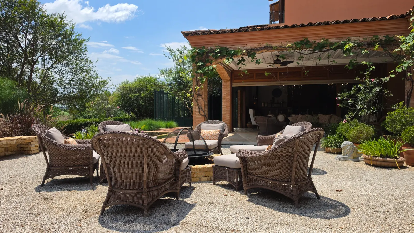 Casa à Venda na Quinta da Baroneza - Arquitetura Toscana - 9 Suítes - Imóvel Vendendo na Baroneza (108)