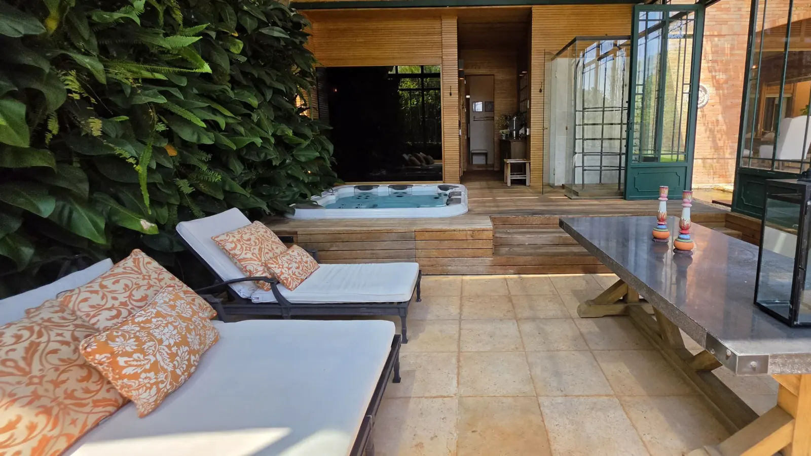 Casa à Venda na Quinta da Baroneza - Arquitetura Toscana - 9 Suítes - Imóvel Vendendo na Baroneza (134)