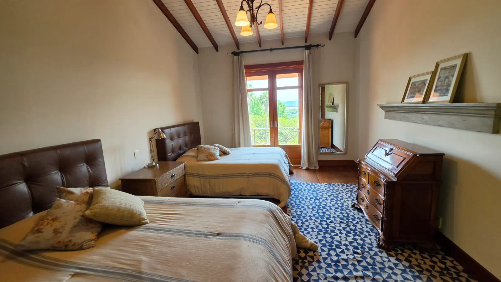 Casa à Venda na Quinta da Baroneza - Arquitetura Toscana - 9 Suítes - Imóvel Vendendo na Baroneza (31)
