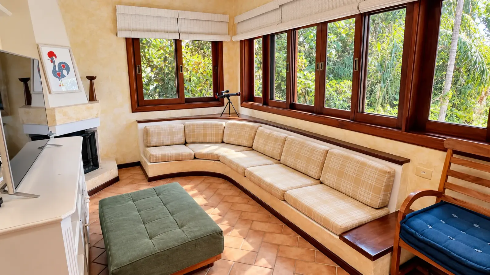 Casa rústica com amplo quintal gramado e piscina aquecida (23)