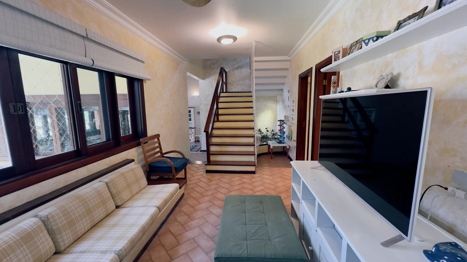 Casa rústica à venda no condomínio Iporanga (4)