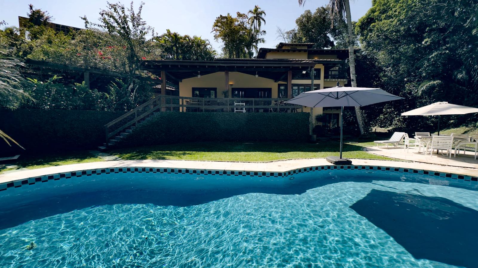 Casa rústica à venda no condomínio Iporanga (48)
