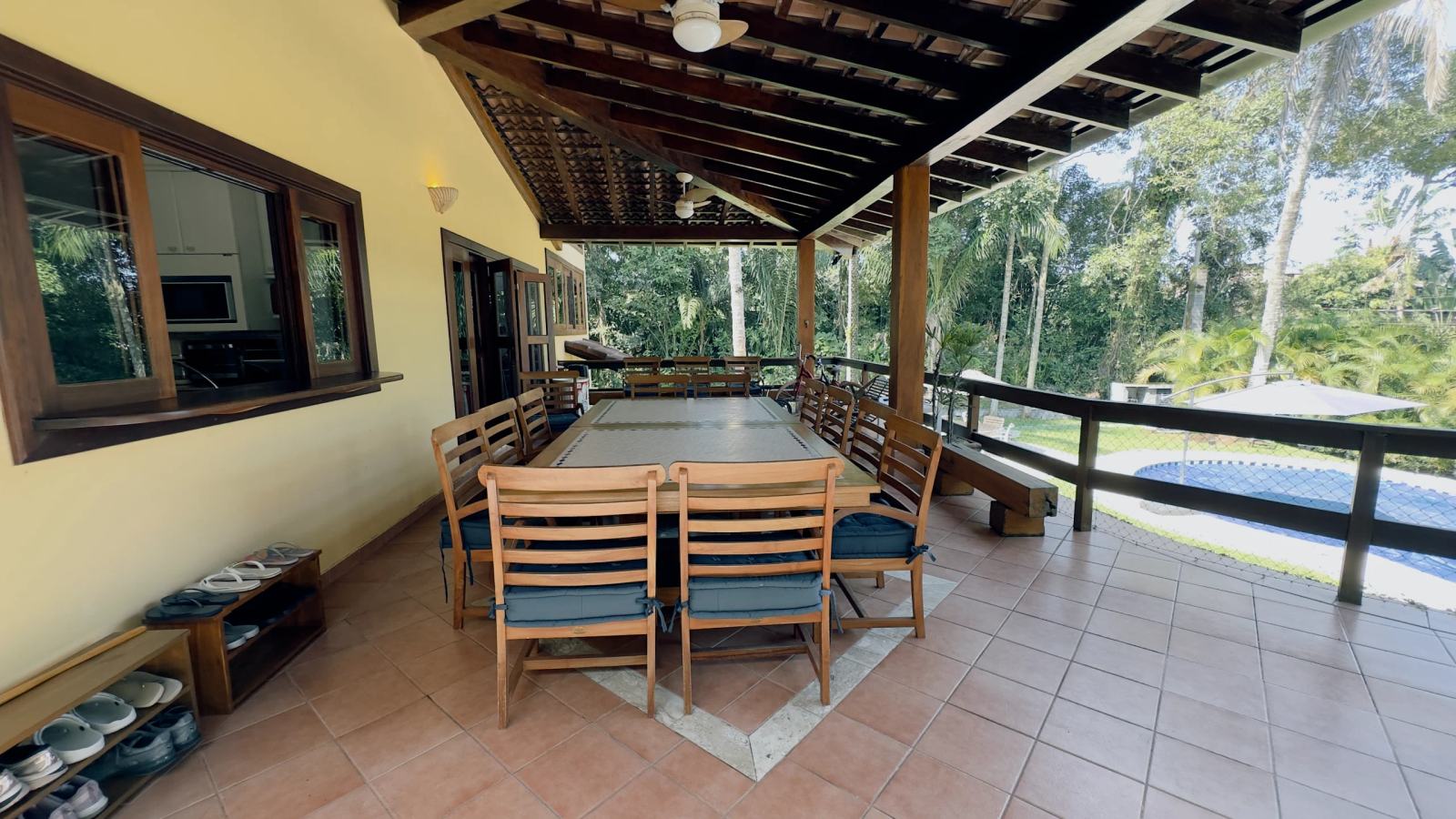Casa rústica à venda no condomínio Iporanga (34)
