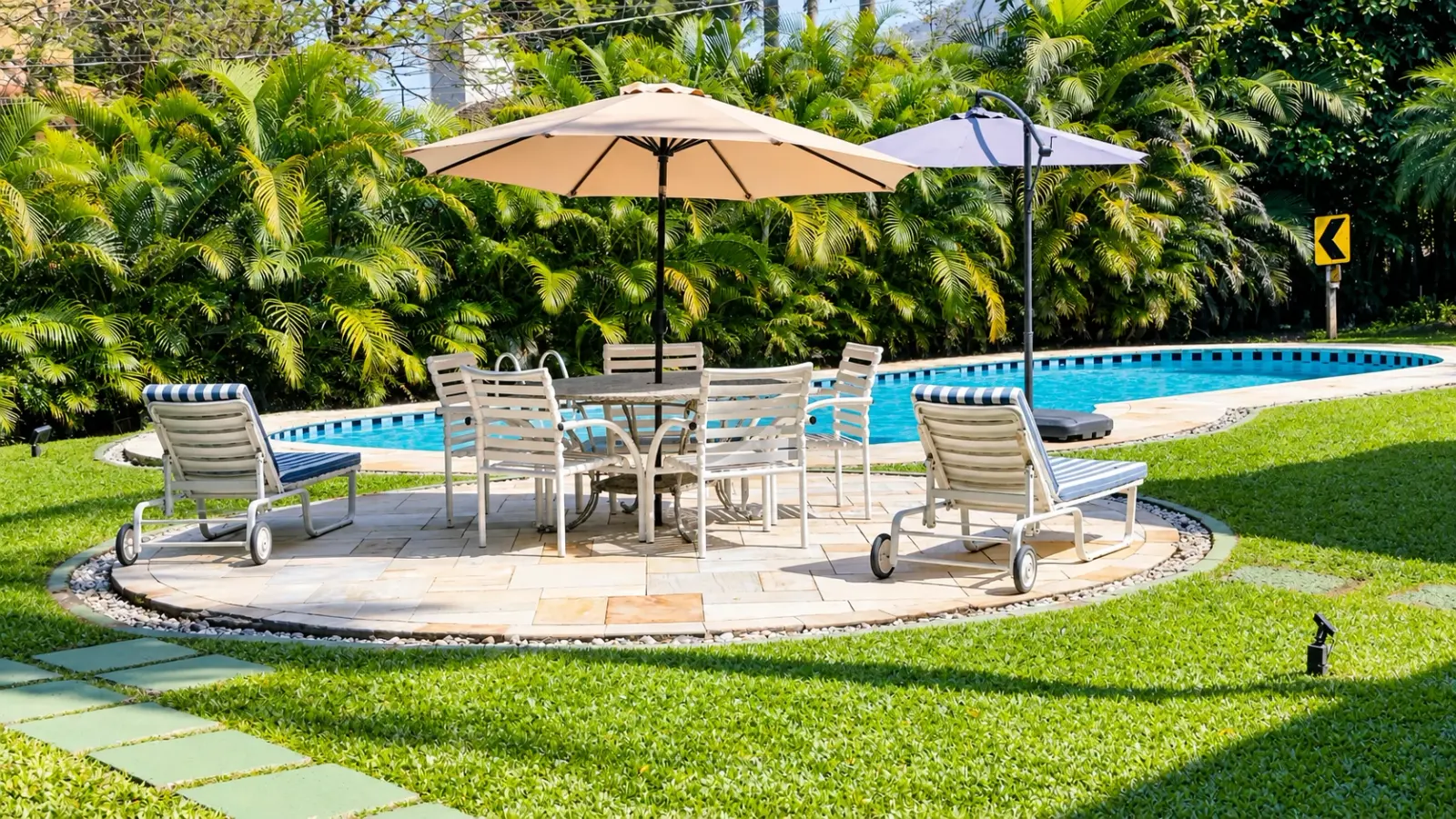 Casa rústica com amplo quintal gramado e piscina aquecida (10)