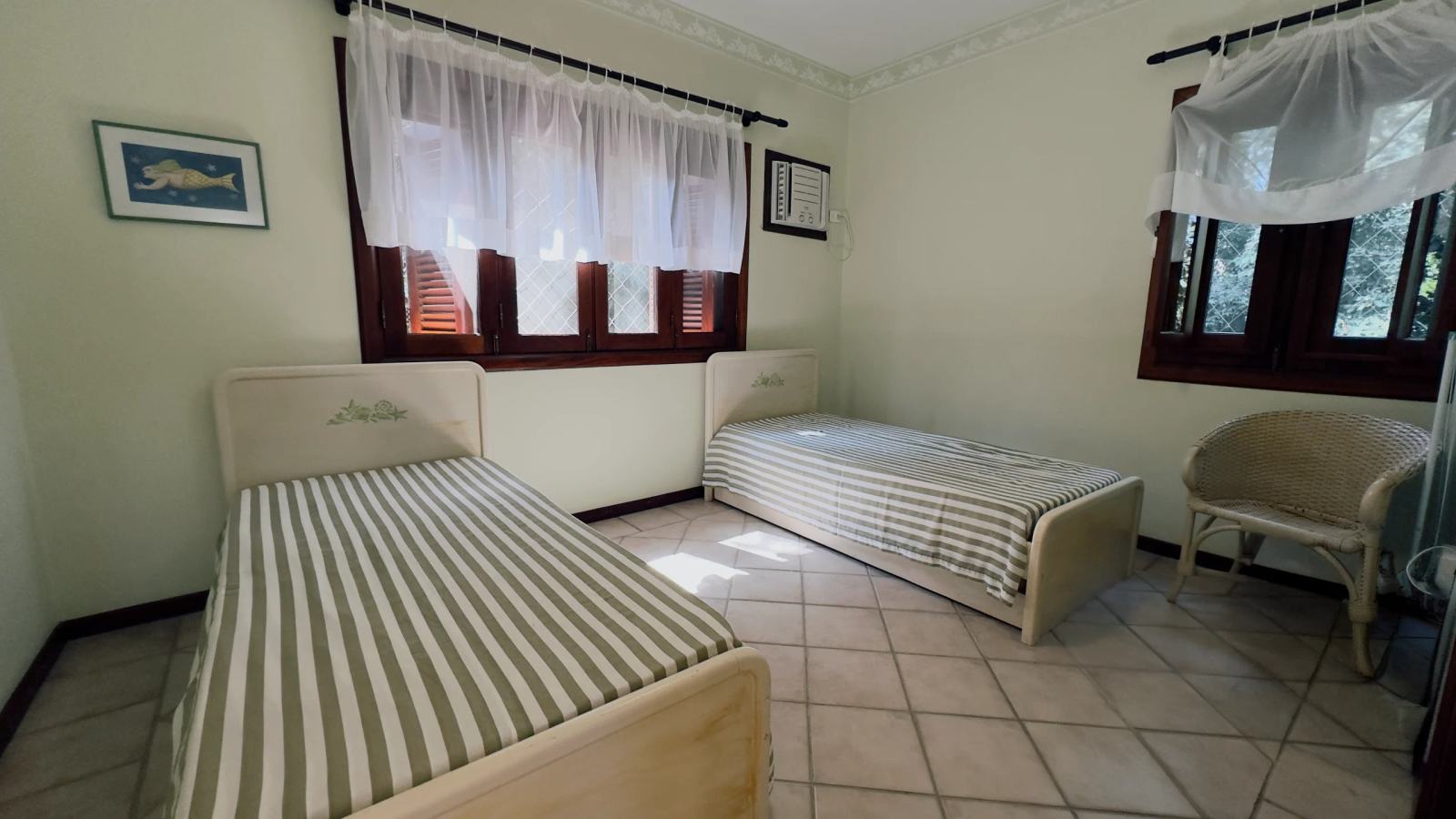 Casa rústica à venda no condomínio Iporanga (23)