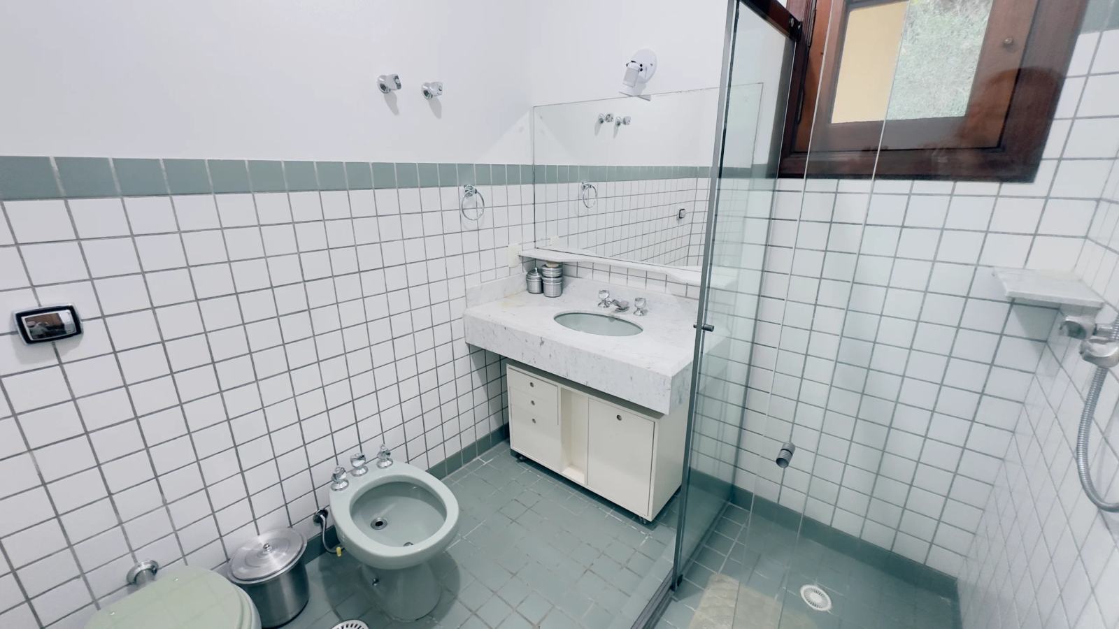 Casa rústica à venda no condomínio Iporanga (38)