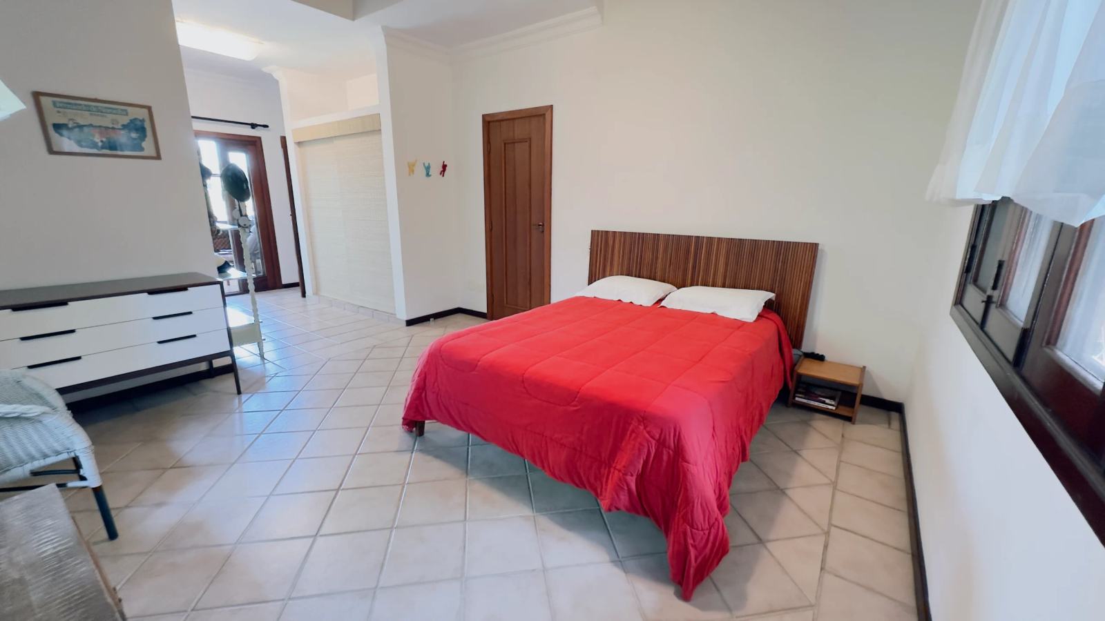 Casa rústica à venda no condomínio Iporanga (13)