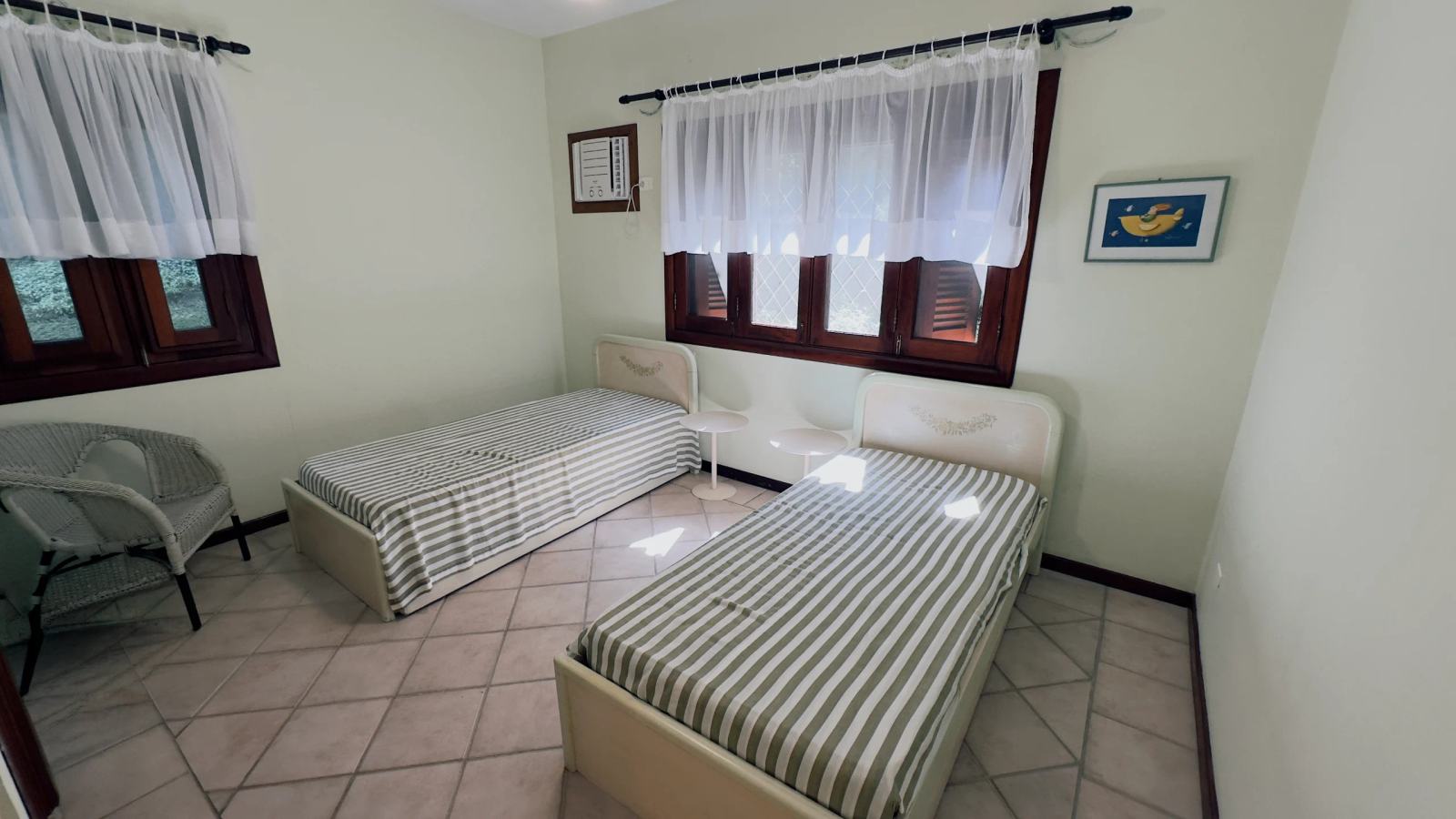 Casa rústica à venda no condomínio Iporanga (33)