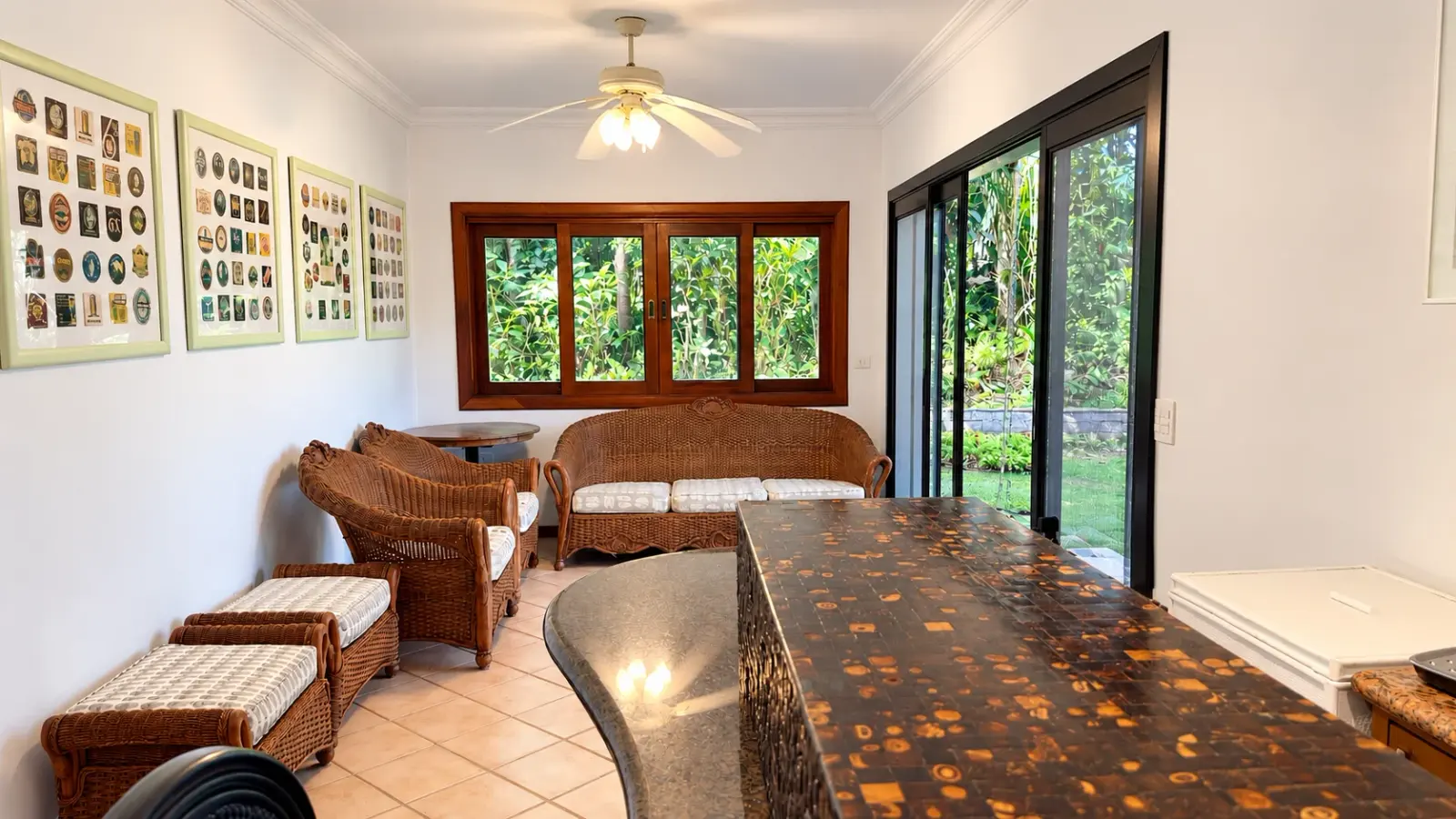 Casa rústica com amplo quintal gramado e piscina aquecida (41)