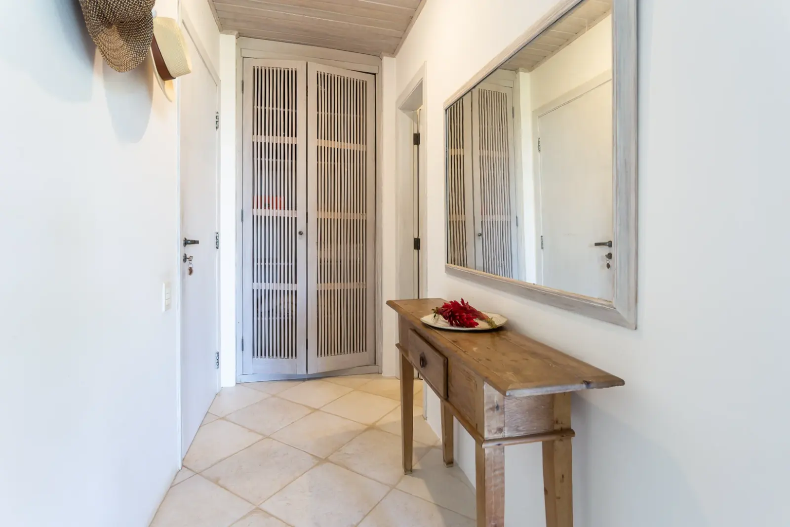 Hall Suite — Iporanga, Guarujá, para temporada, Casa