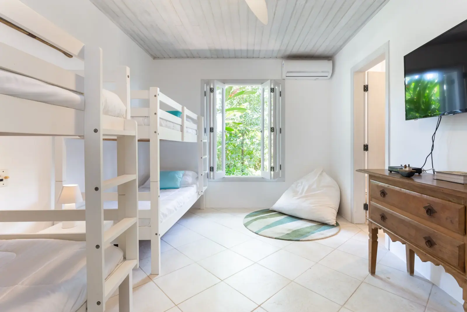 Suíte 1 — Iporanga, Guarujá, para temporada, Casa