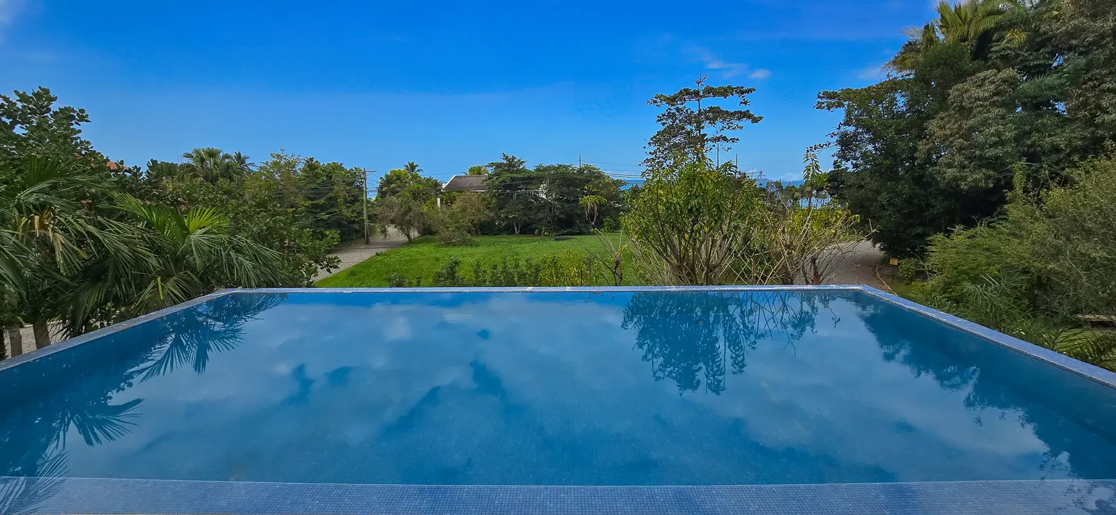 Área externa 3 — São Pedro, Guarujá, à venda e para locação, Casa
