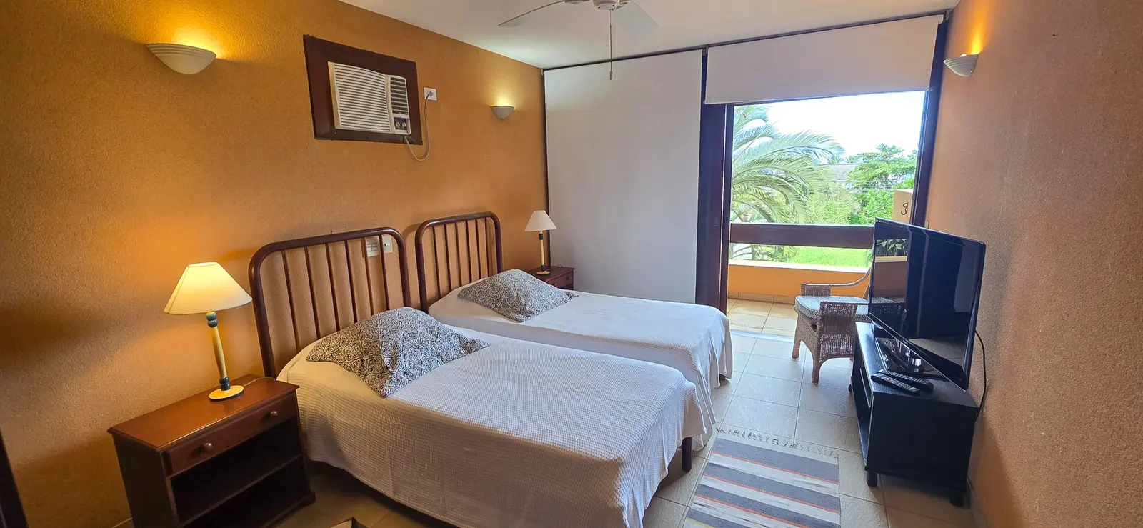 Suíte 15 — São Pedro, Guarujá, à venda e para locação, Casa