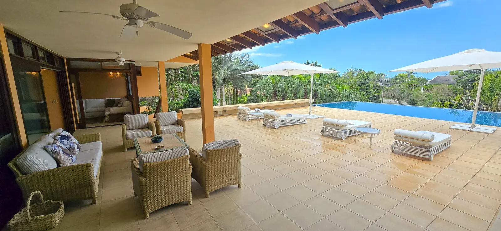 Área externa 6 — São Pedro, Guarujá, à venda e para locação, Casa