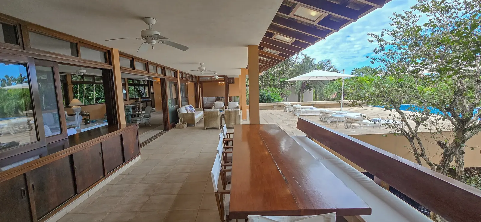 Área externa 5 — São Pedro, Guarujá, à venda e para locação, Casa