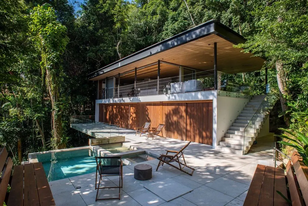 Área externa 8 — São Pedro, Guarujá, para temporada, Casa