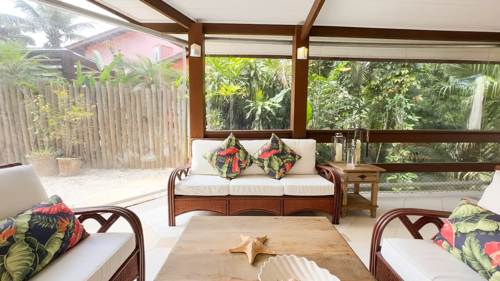 Área externa 2 — Iporanga, Guarujá, para temporada, Casa