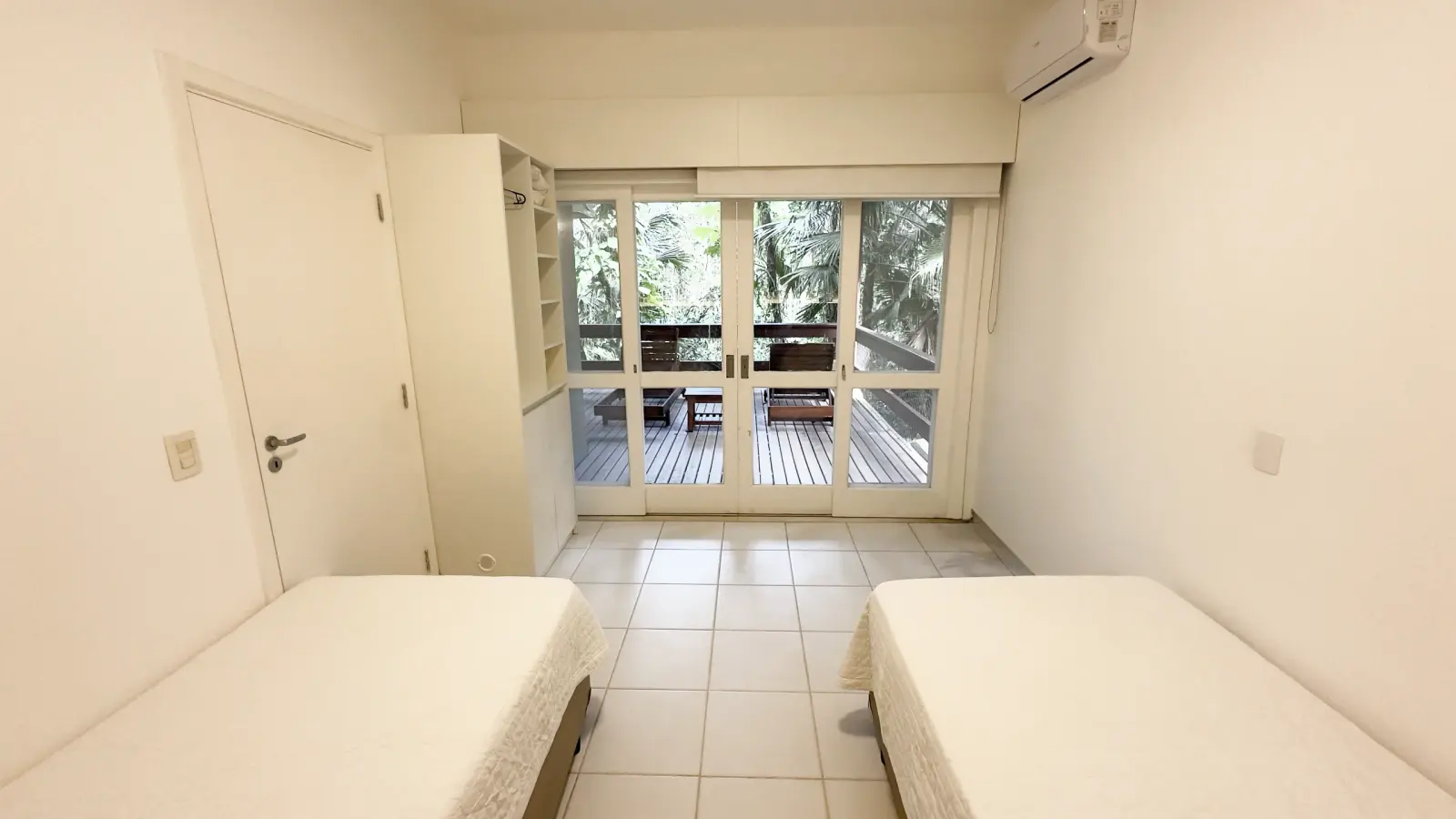 Suíte 10 — Iporanga, Guarujá, para temporada, Casa