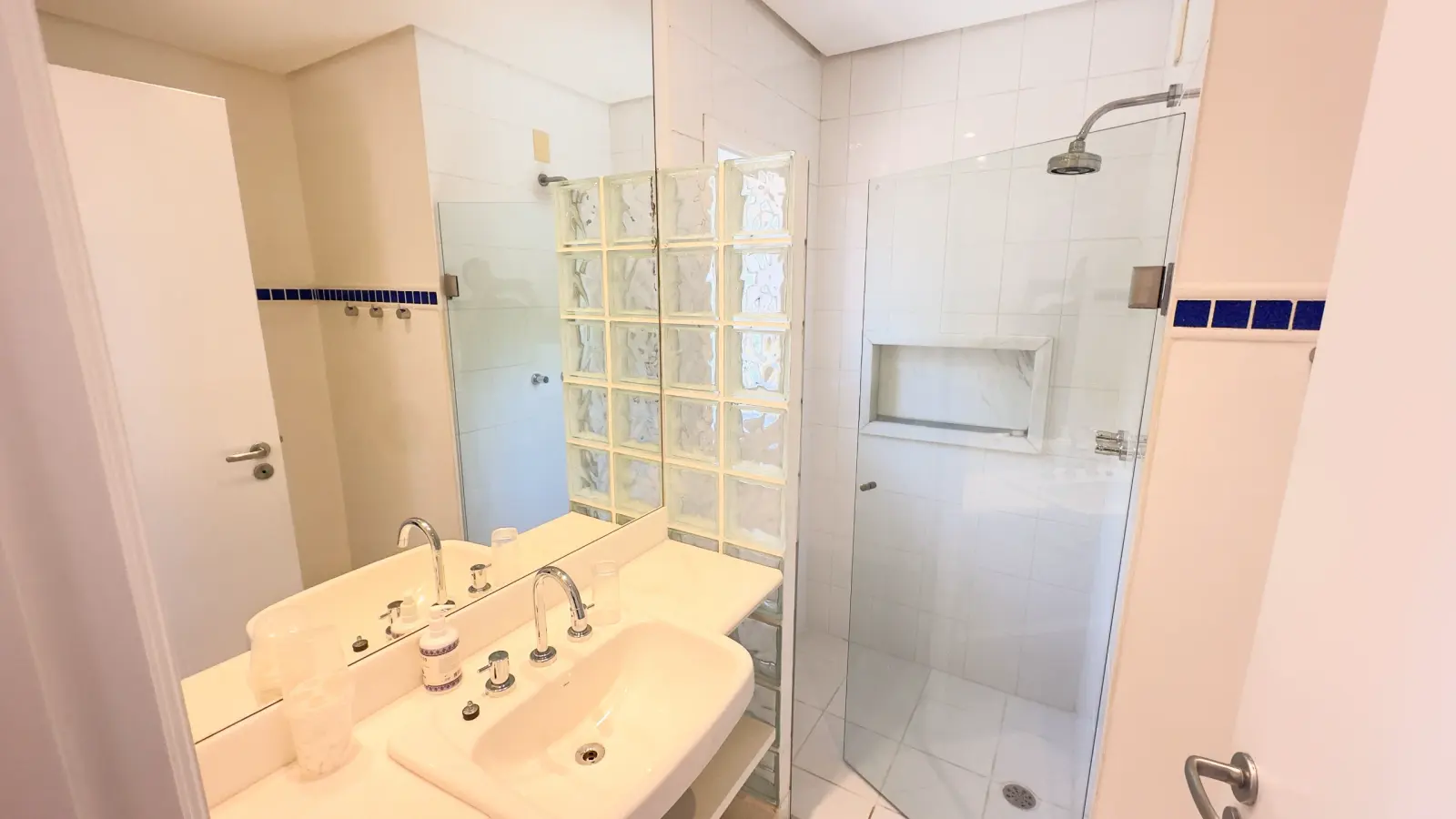 Suíte 6 — Iporanga, Guarujá, para temporada, Casa