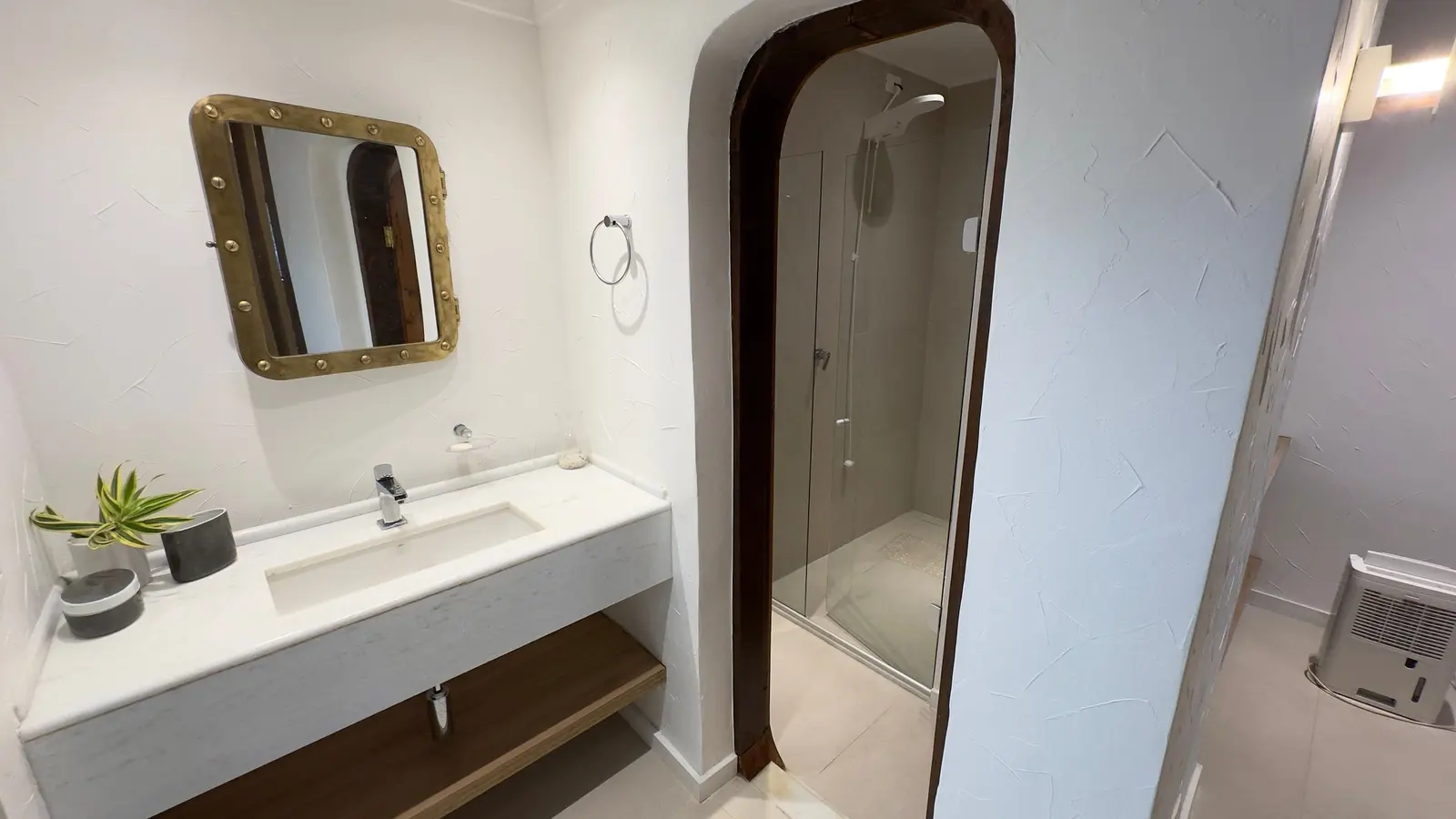 Suíte 8 — São Pedro, Guarujá, à venda e para locação, Casa