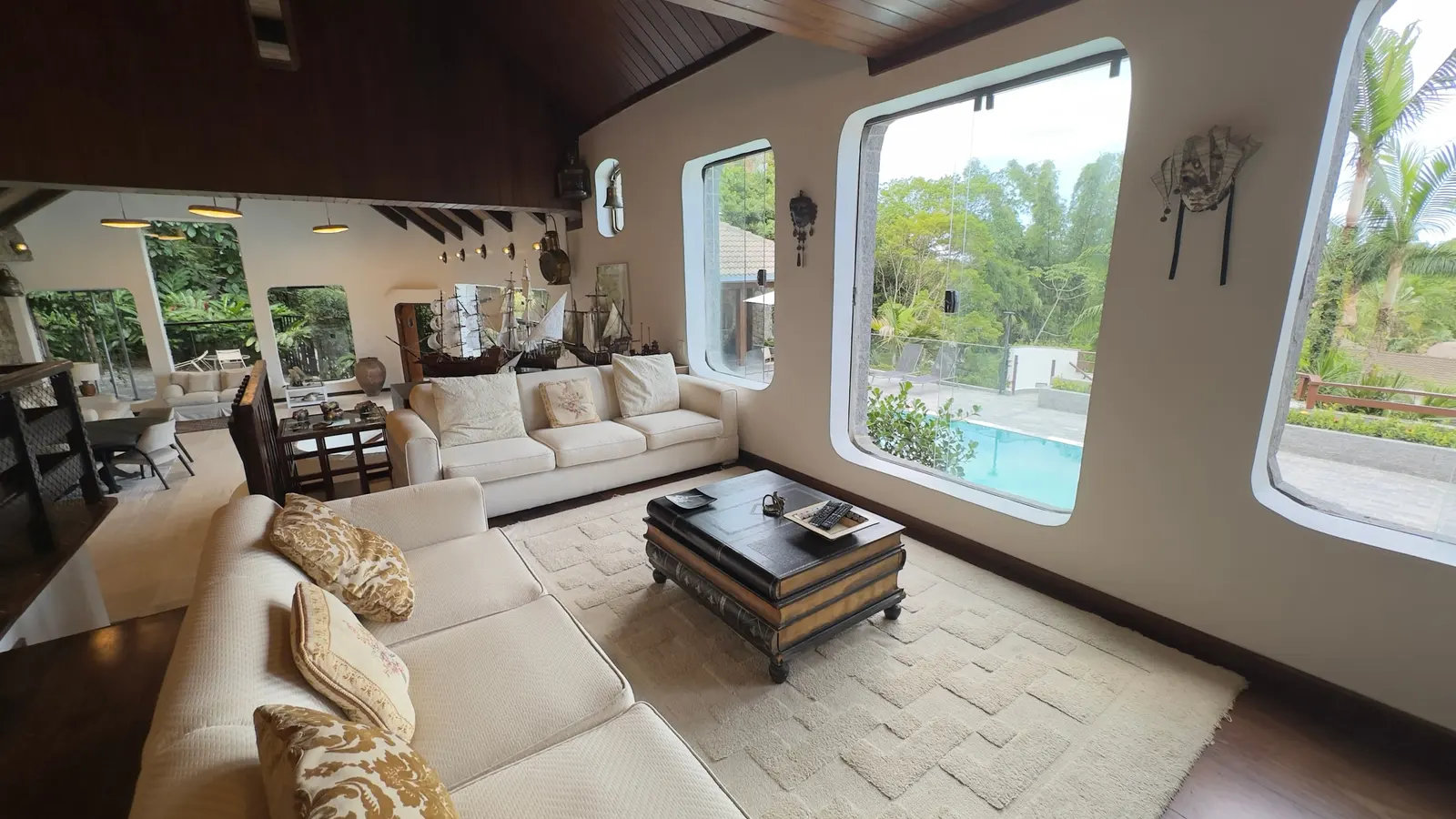 Ambiente interno 5 — São Pedro, Guarujá, à venda e para locação, Casa