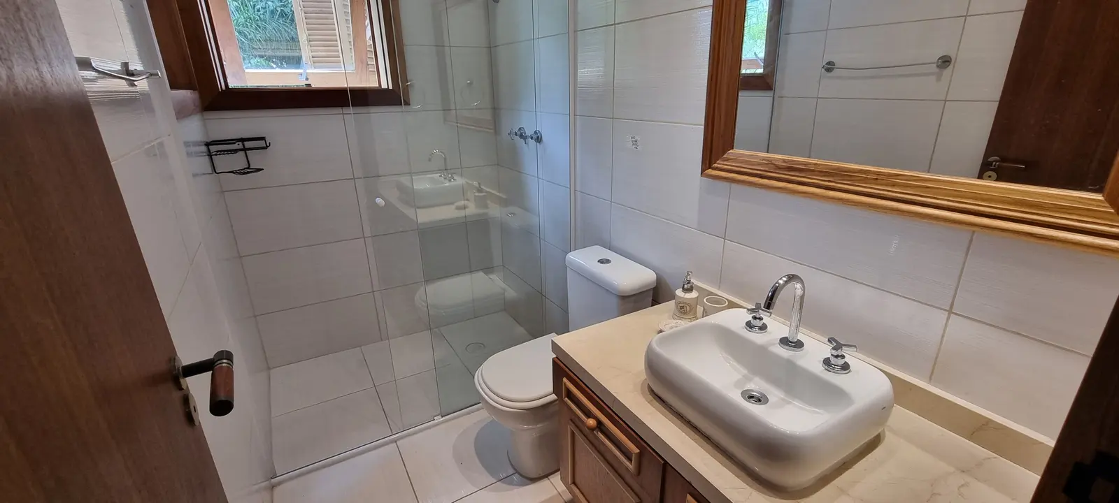 Suíte 6 — Iporanga, Guarujá, para temporada, Casa