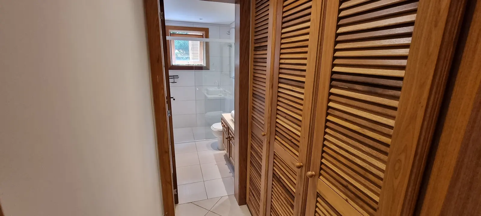 Suíte 7 — Iporanga, Guarujá, para temporada, Casa