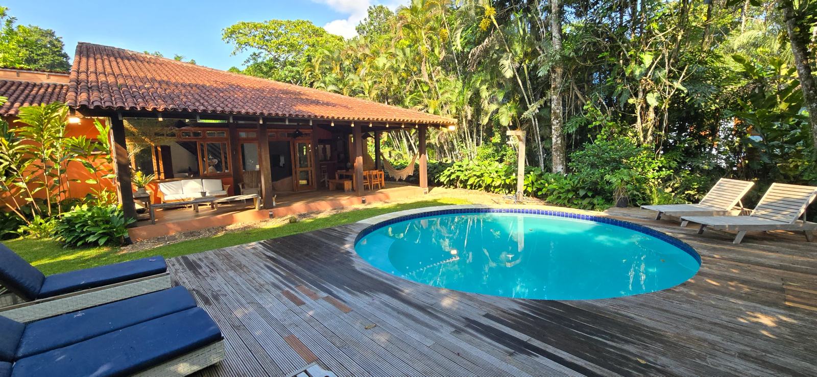 Área externa 33 — Iporanga, Guarujá, à venda e para locação, Casa
