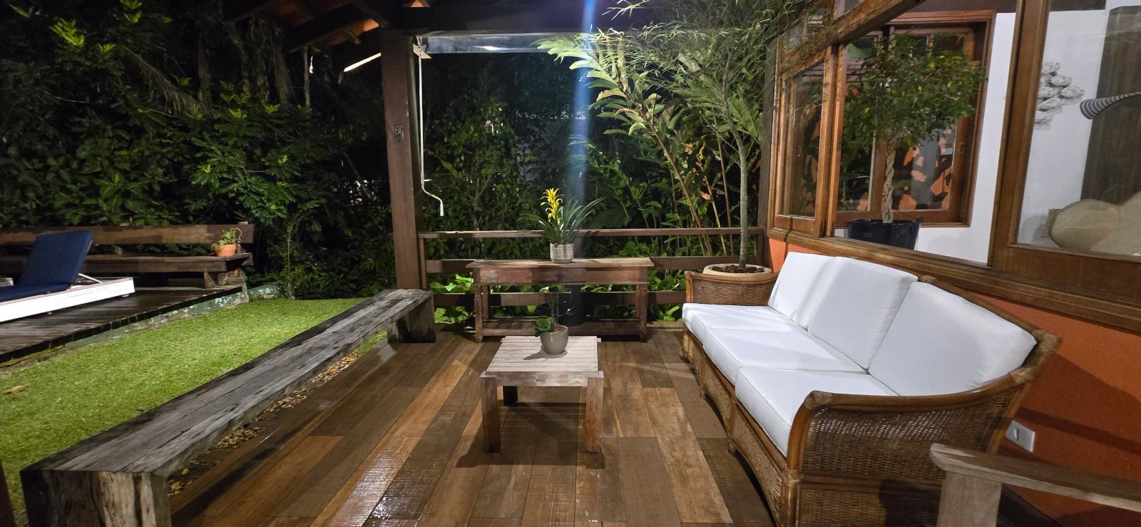 Área externa 18 — Iporanga, Guarujá, à venda e para locação, Casa