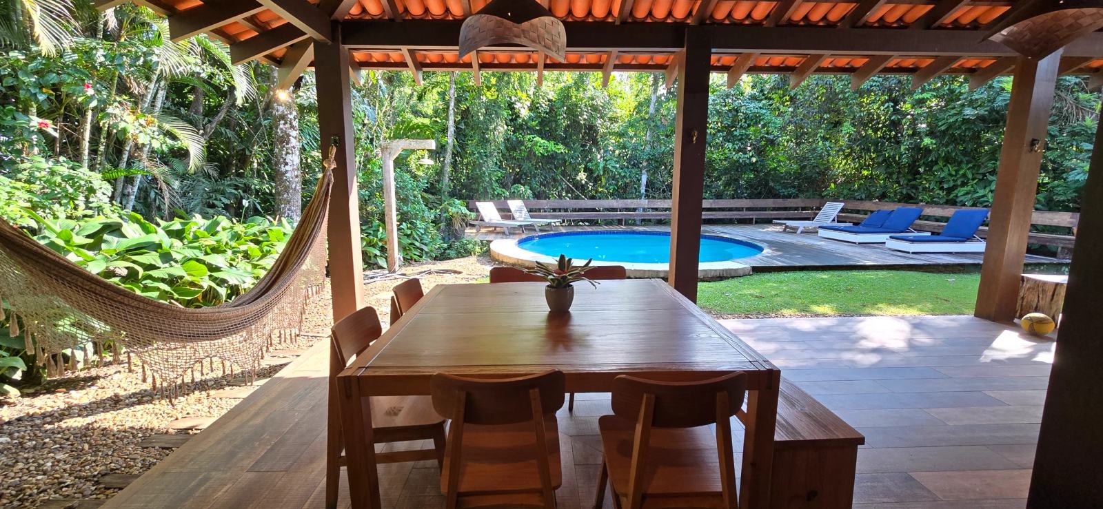 Área externa 24 — Iporanga, Guarujá, à venda e para locação, Casa