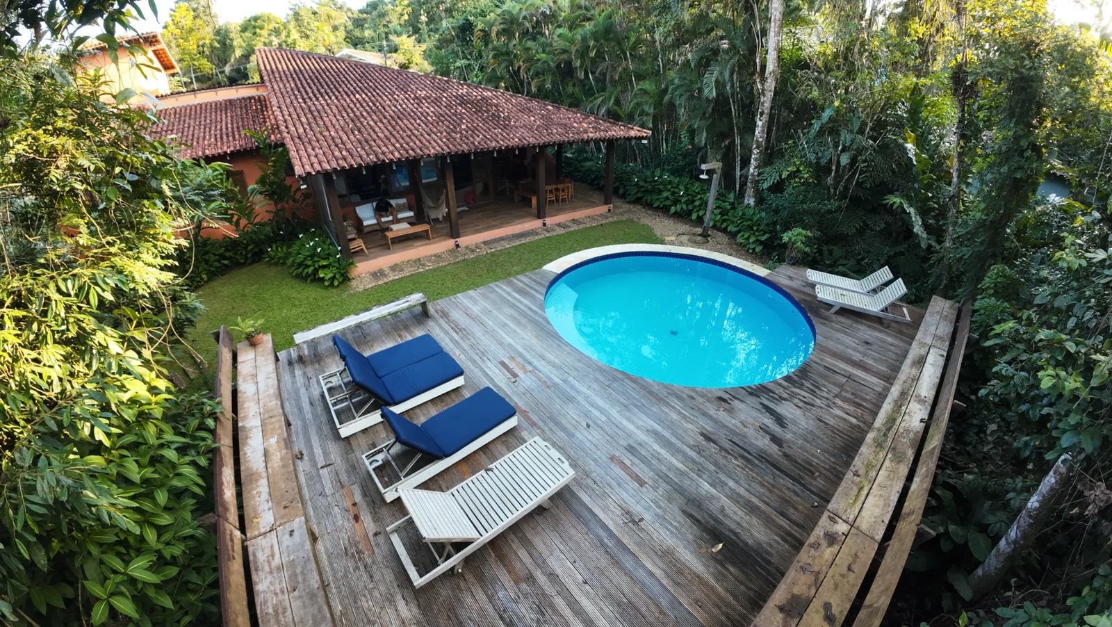 Área externa 36 — Iporanga, Guarujá, à venda e para locação, Casa