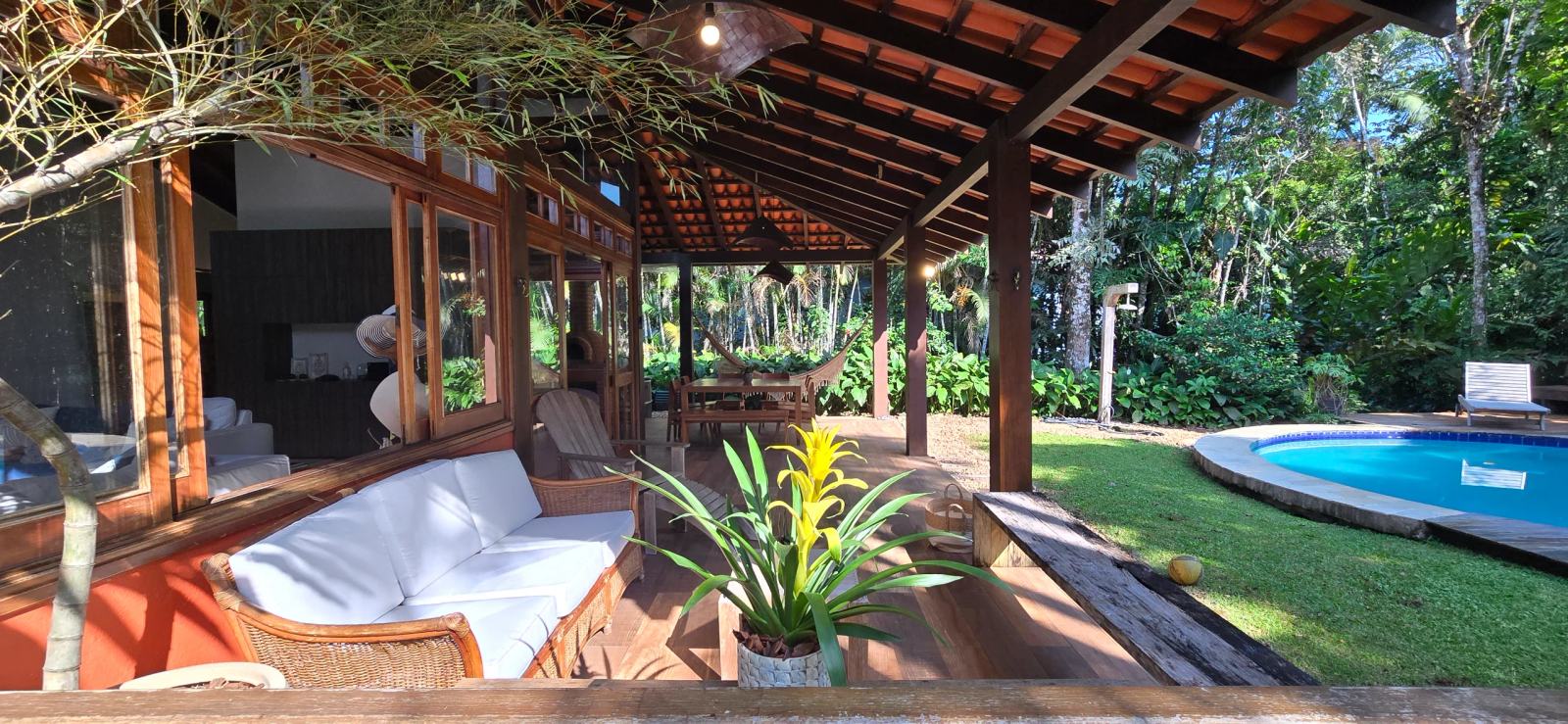 Área externa 31 — Iporanga, Guarujá, à venda e para locação, Casa