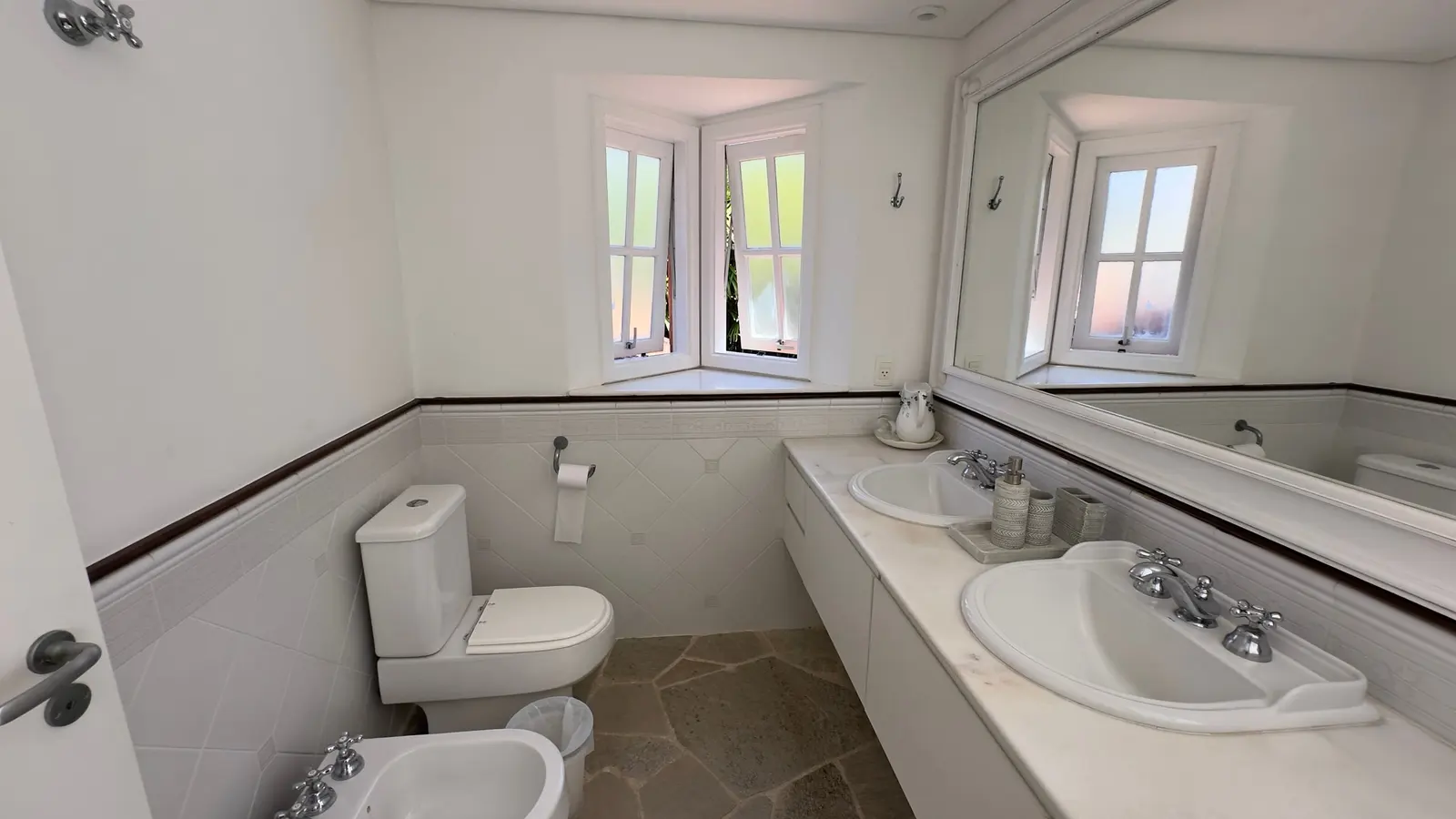 Suíte 1 — Iporanga, Guarujá, para locação, Casa