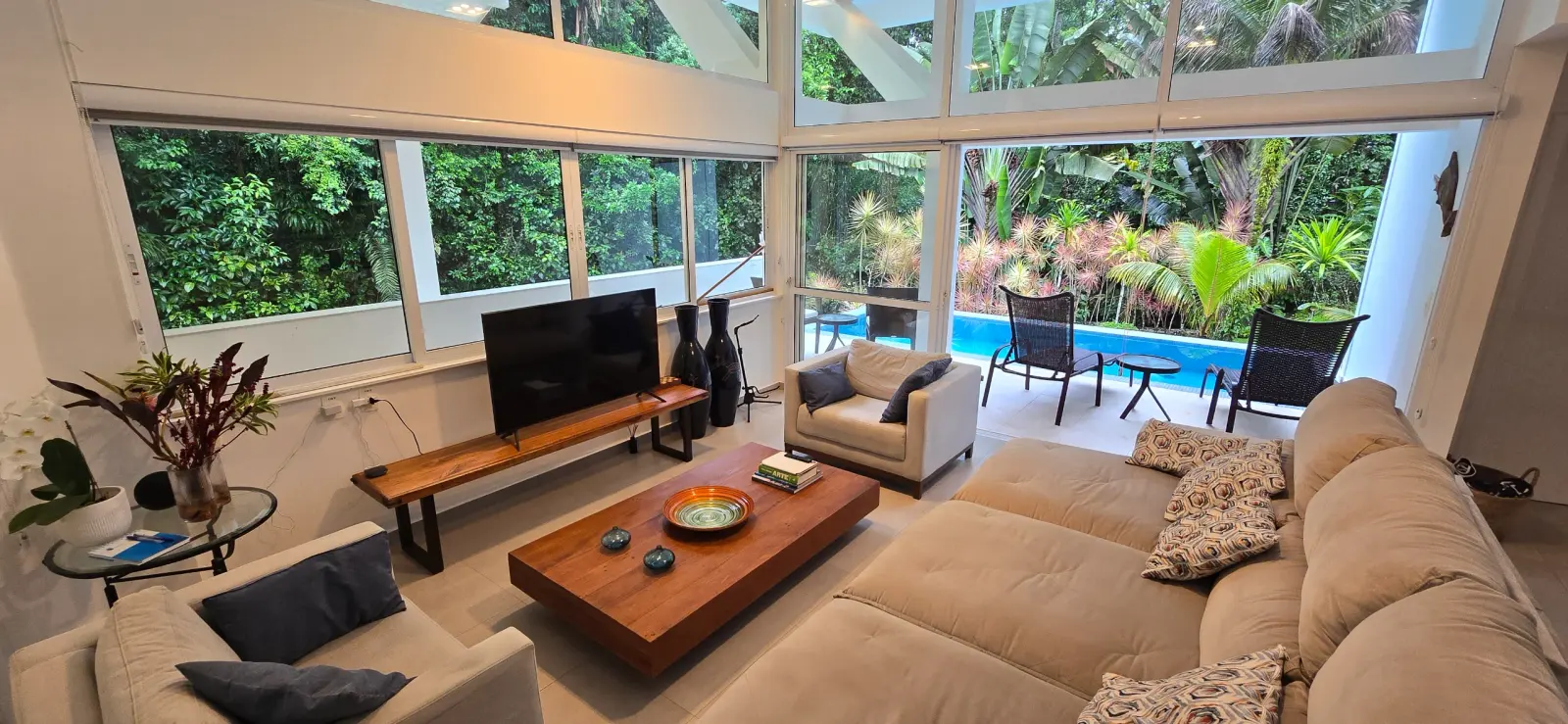 Ambiente interno 1 — Iporanga, Guarujá, para temporada, Casa